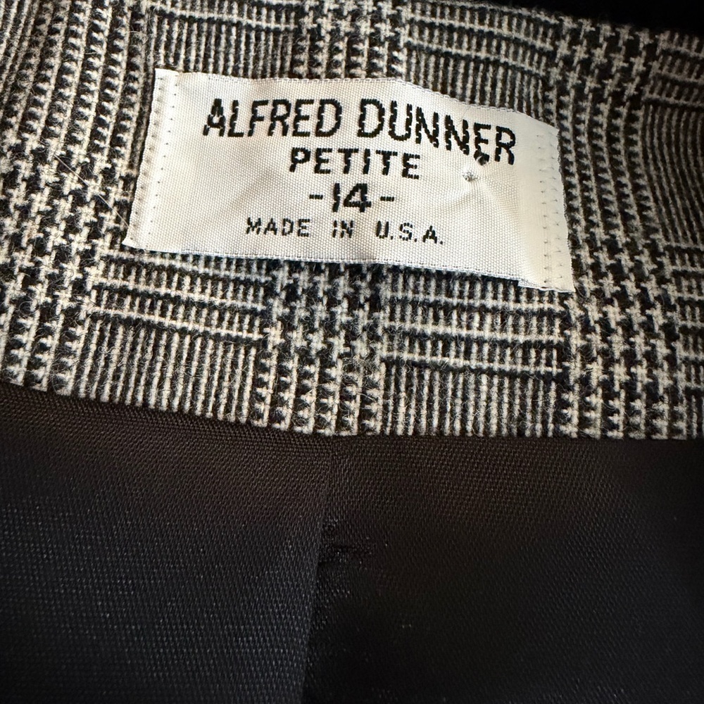 Alfred Dunner Women’s Blazer Size 14P Black/white Houndstooth Velvet Collar - Picture 5 of 7